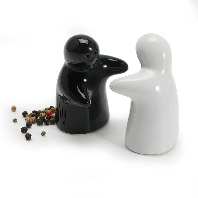 Hug Salt and Pepper Shaker — Curve ID