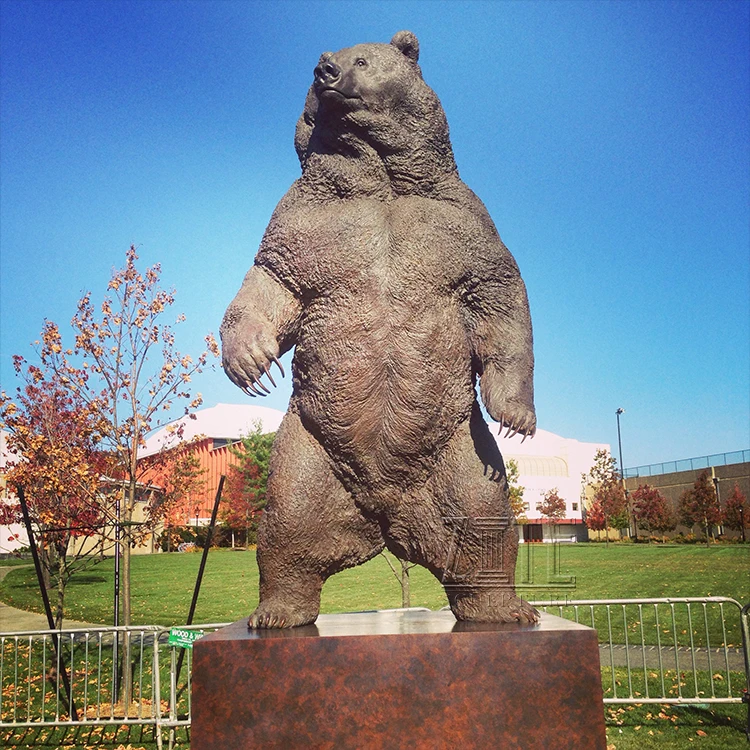 Fine Workmanship Metal Animal Statue Life Size Bronze Bear Eating Fishing Sculpture for Sale