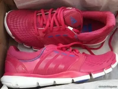 qc running shoes