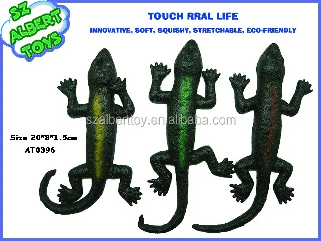 lifelike lizard toy
