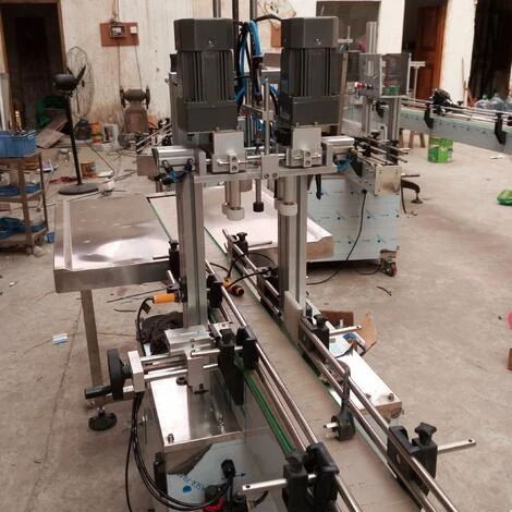 Высокоскоростная автоматическая машина для закрытия крышек спари/головки