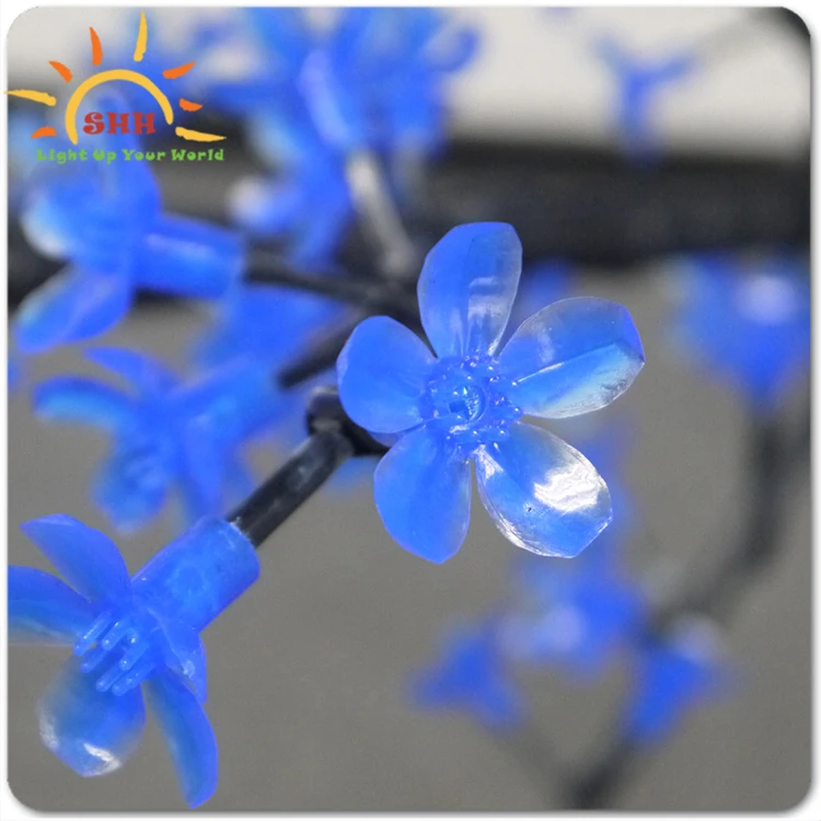 Светодиодный светильник в виде цветущего вишневого