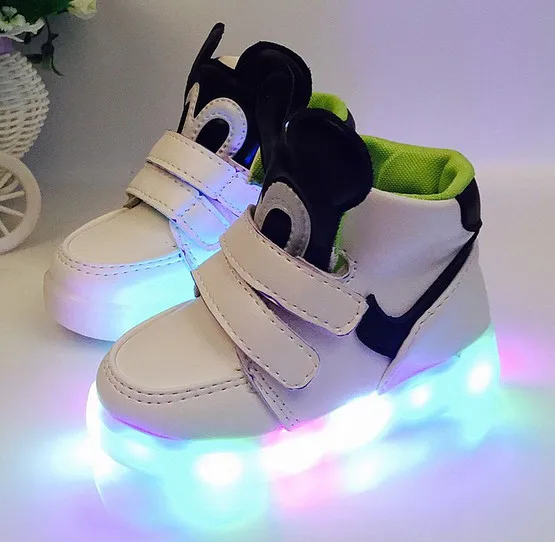 Модные детские кроссовки со светодиодной подсветкой