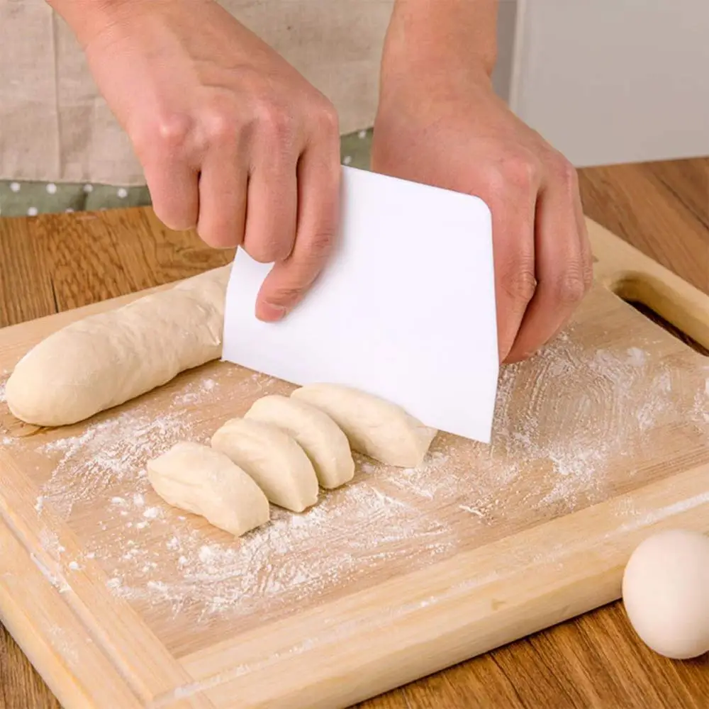 Multipurpose Kitchen Plastic Dough Scraper/ Plastic Dough Cutter for Pizza  Dough Pastry Cake