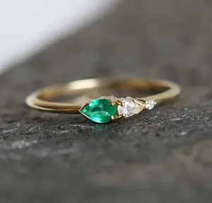 Custom 14K Light Yellow Gold 925 Silver Eternity Ring Economical High Quality Design Thin Emerald Stone Stack Classic Weddings
