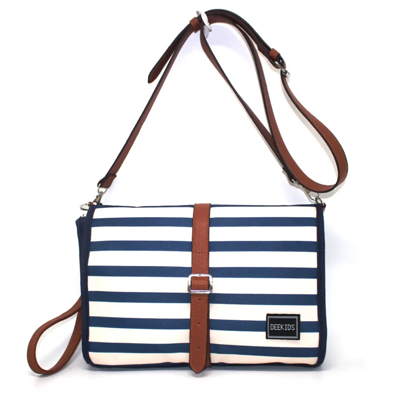 pochette avec sangle