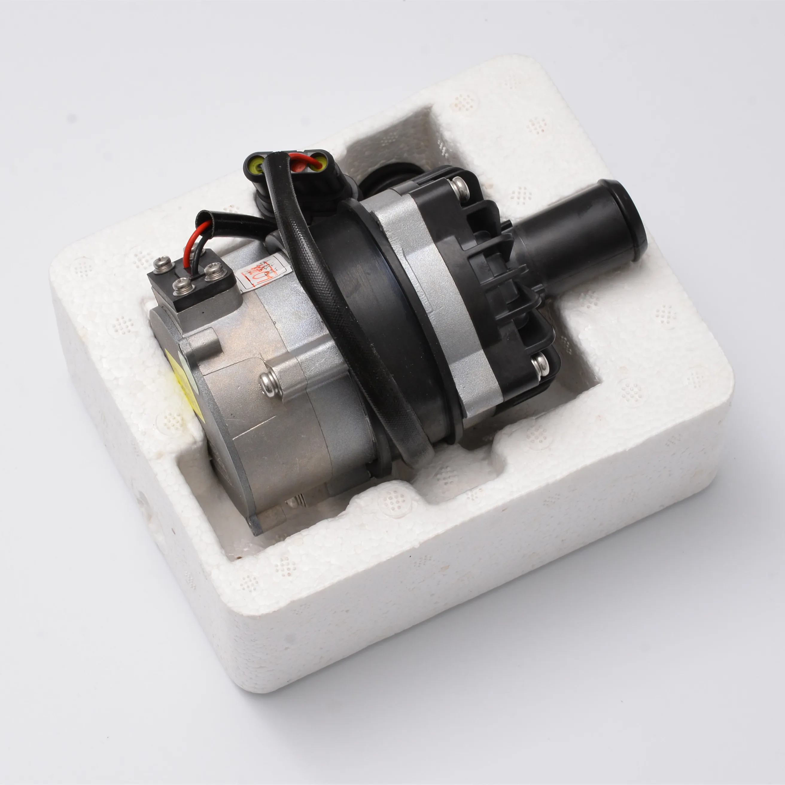 新的24v 120w 水泵电机冷却液泵电动汽车水泵电动汽车公共汽车冷却