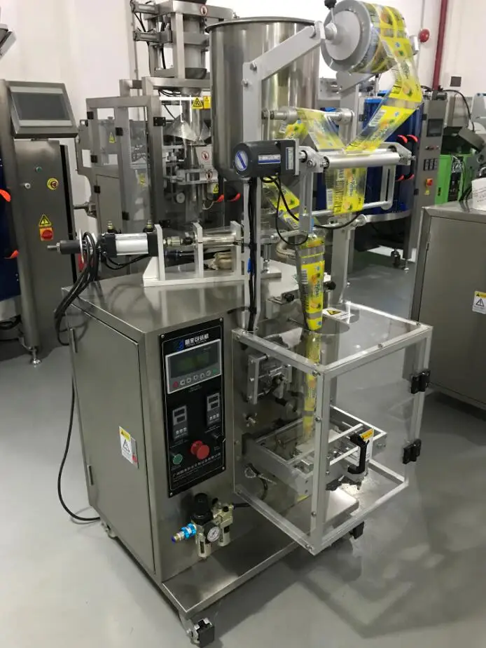 Машина для наполнения и упаковки пластиковых пакетов