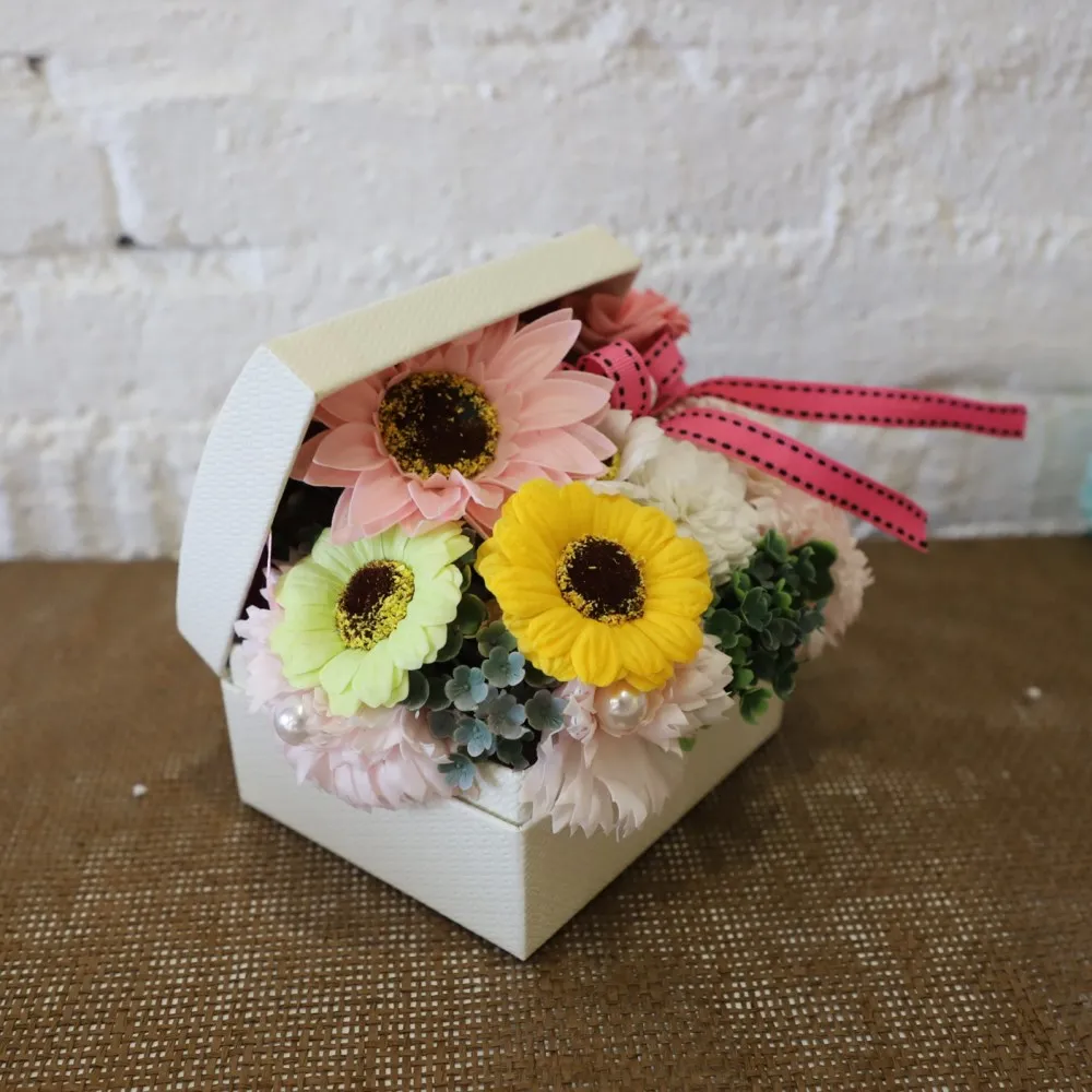 Artificial Flower Wholesale Gift Box Decoration Flower Sunflower And Chrysanthemum Jewel Box Flower Buy Decorative Artificial Flower Making Cheap Wholesale Artificial Flowers Gift Box Packing Flower Product On Alibaba Com