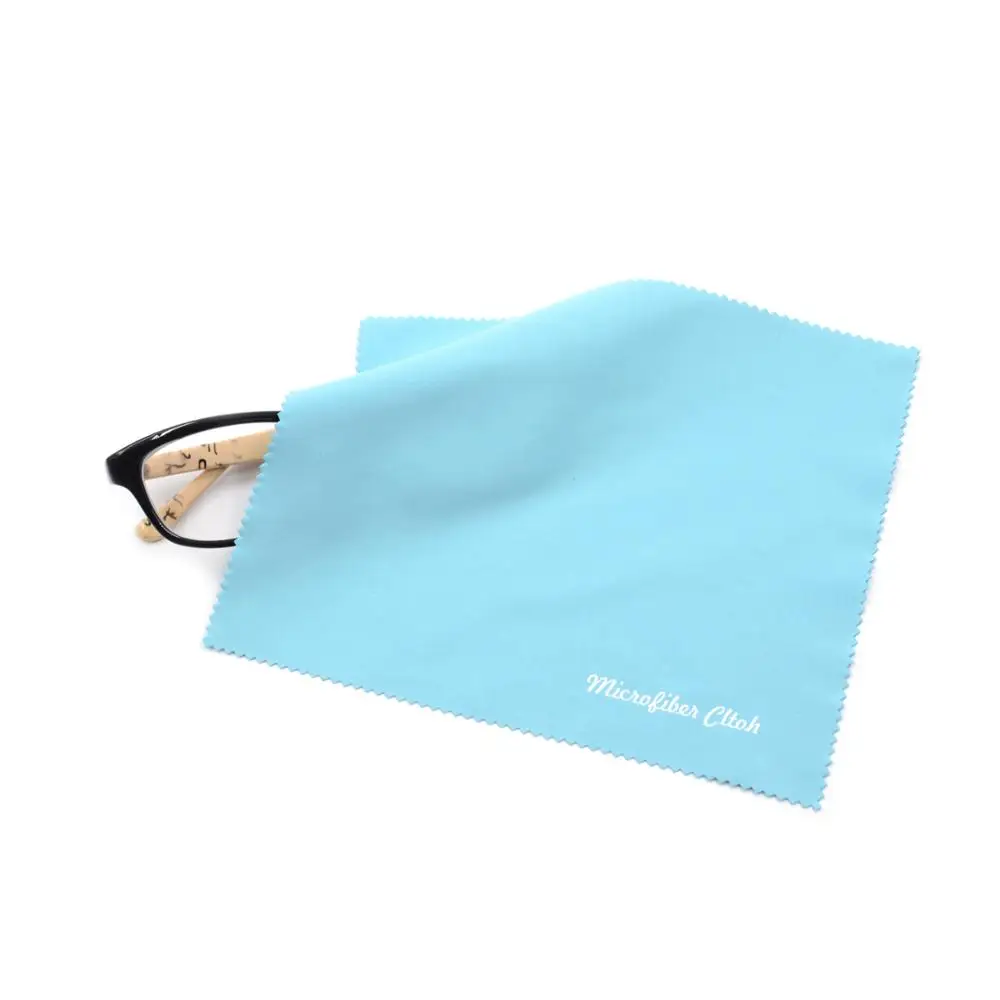 Салфетка из микрофибры для чистки линз с шелковым экраном в современном дизайне