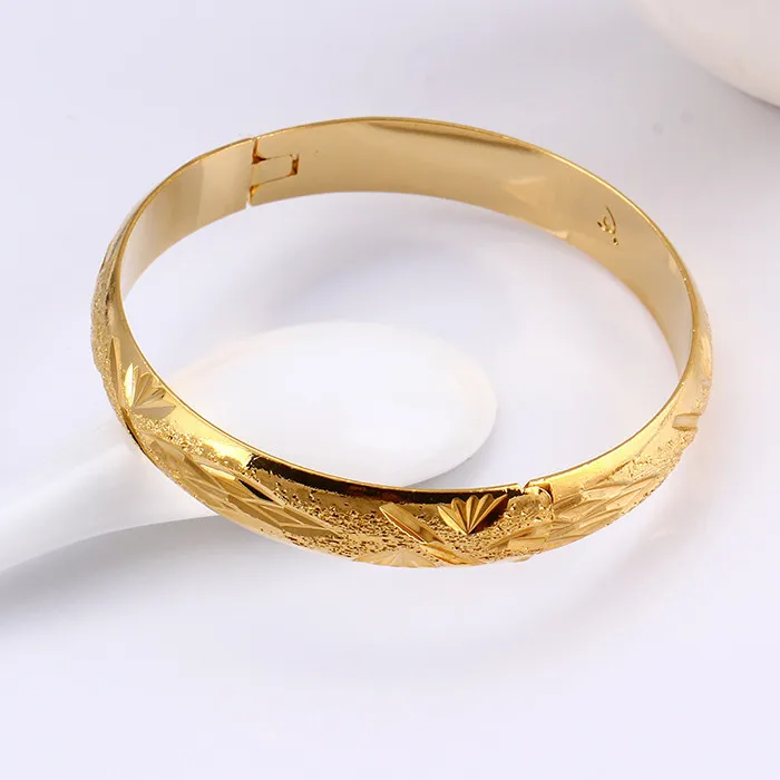 50710 Latest Design 24k Gold Color Thick Gold Bangle