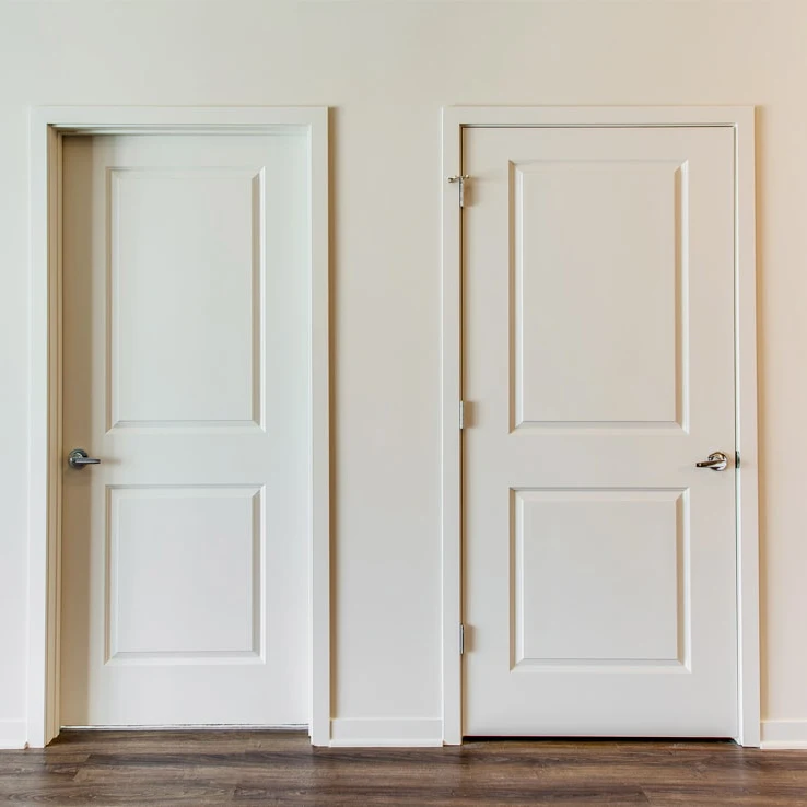 Дверь входная деревянная. Отделка о косов входной двери. Литая дверь. Двери из дерева новый модель. Дверные ручки.