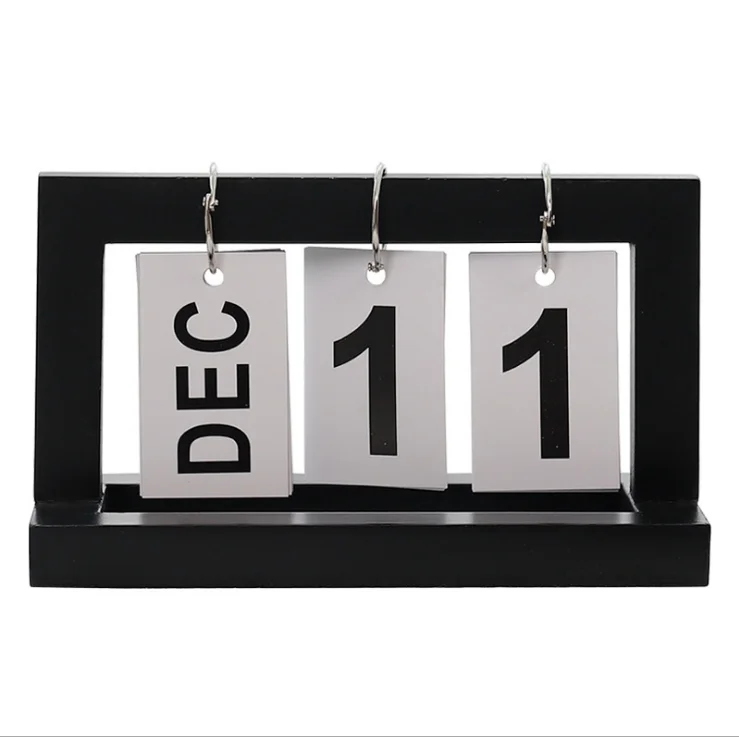 
Ручной деревянный календарь можно переворачивать вверх и вниз 