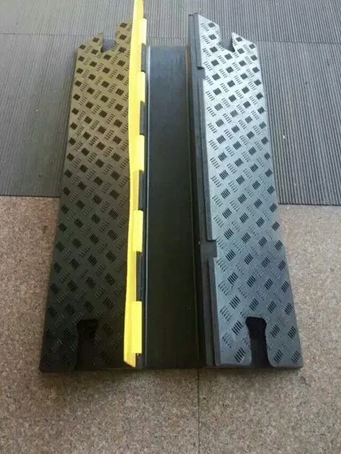 1-канальный резиновый протектор для кабеля 1000*150*30 мм скоростного удара рампа