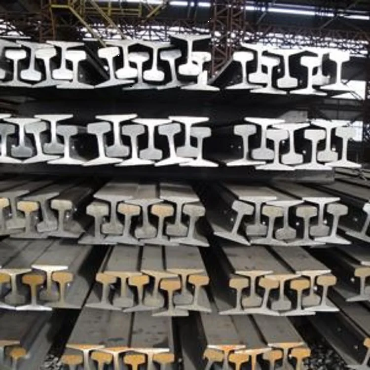 Почему стальные рельсы долго лежащие на складах