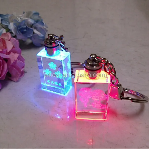 Китайская фабрика, действительно красивый брелок со светодиодной подсветкой, сувенирный подарок/роскошный персонализированный брелок с гравировкой и кристаллом