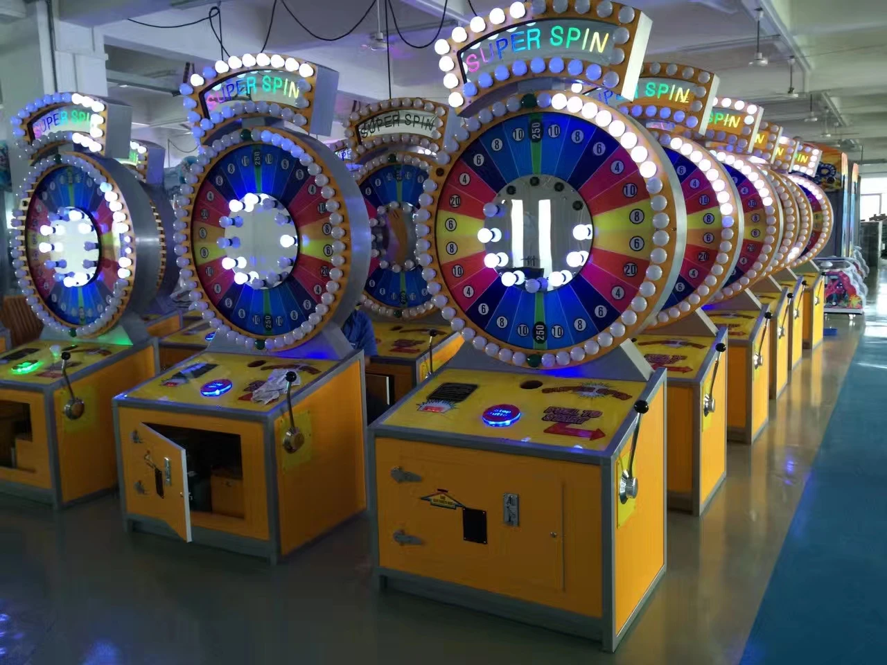 코인 운영 실내 복권 오락 천둥 스핀 코인 푸셔 티켓 구속 게임 기계 판매