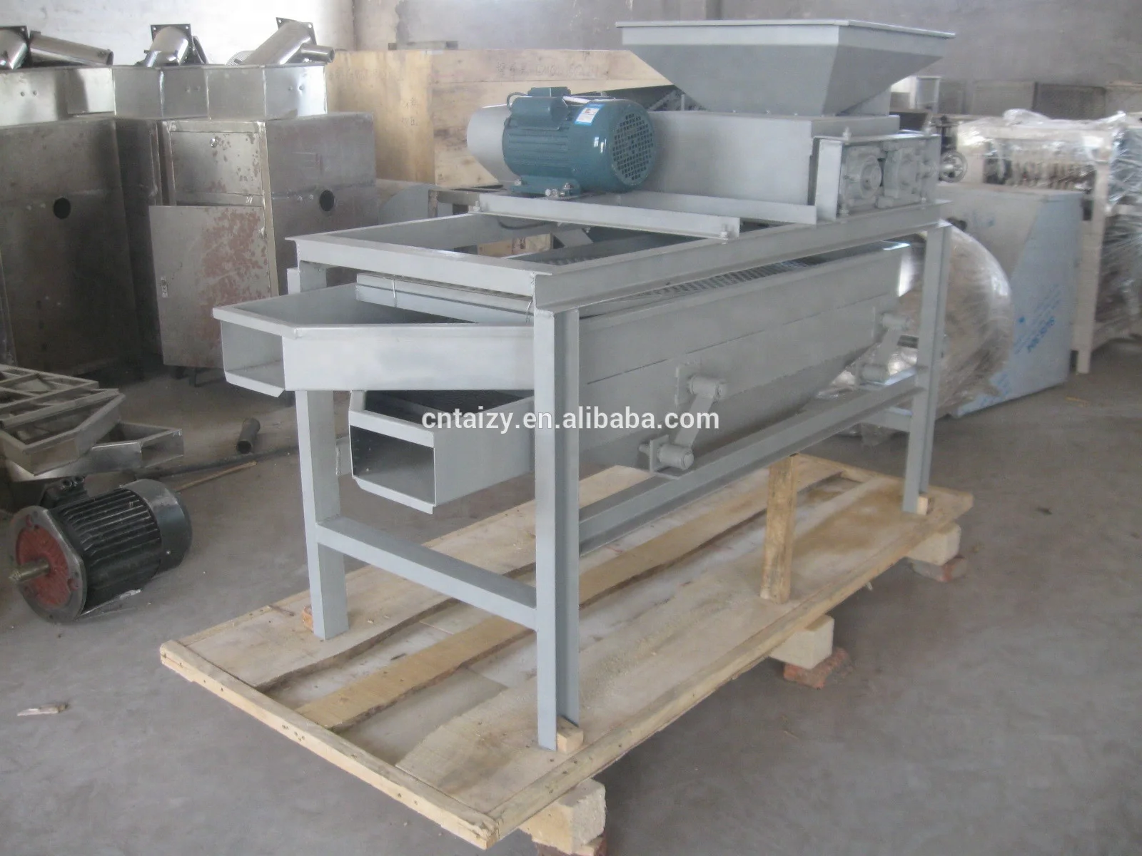 Lowest Price Electric Nut Cracker Hazelnut Processing Machines Almond Shelling Machine