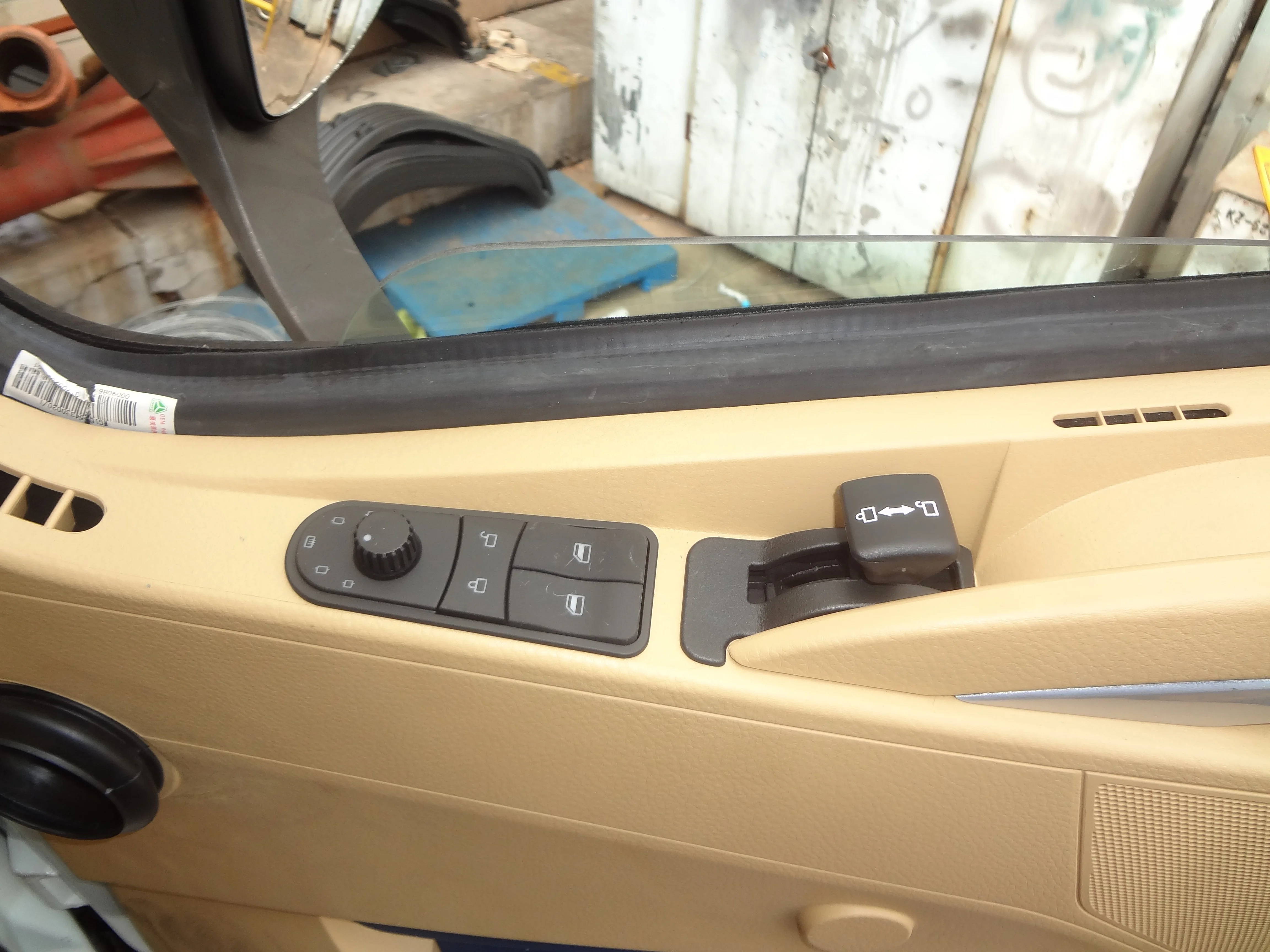 Цена по прейскуранту завода HOWO A7 задняя загрузка сжатого грузовика мусоровоз сборщик для мусора на продажу