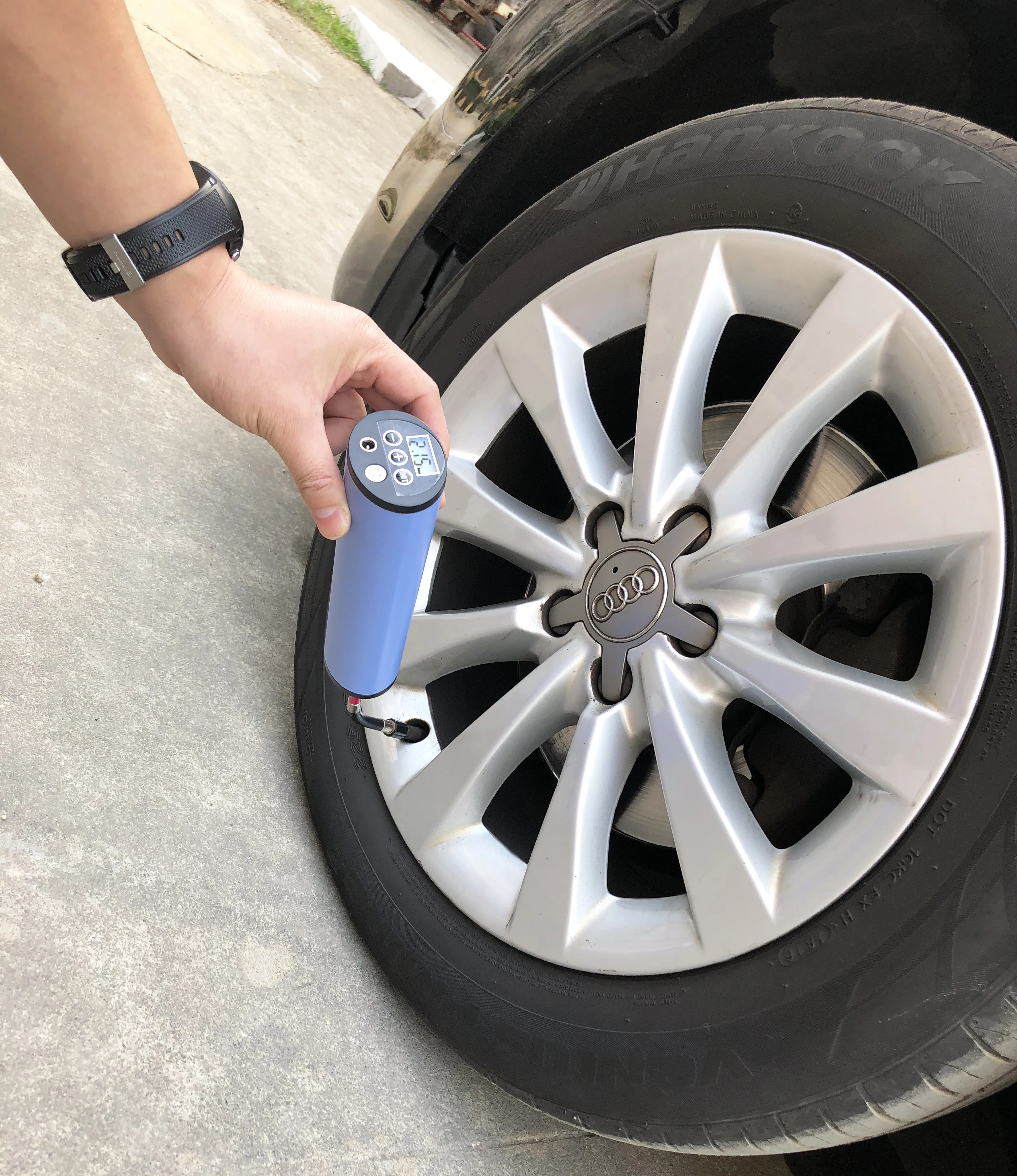 (OEM/ODM Предложение обслуживания) золотой поставщик электрический 12 в портативный воздушный насос автоматический цифровой насос для автомобильных шин