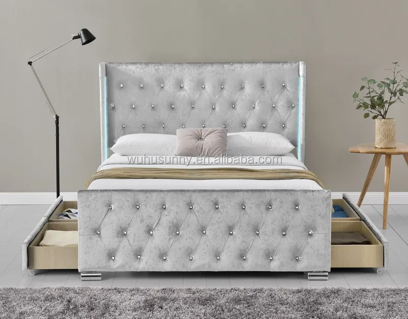Светодиодная кровать из серебристой дробленой ткани с хрустальными кнопками по самой низкой