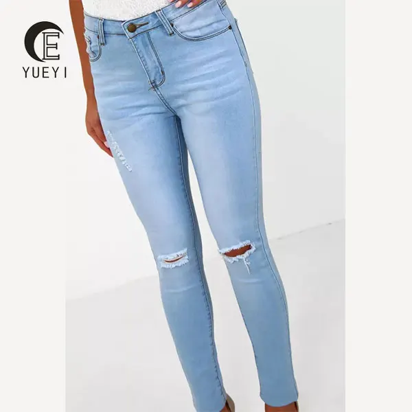 light blue ripped knee skinny jeans
