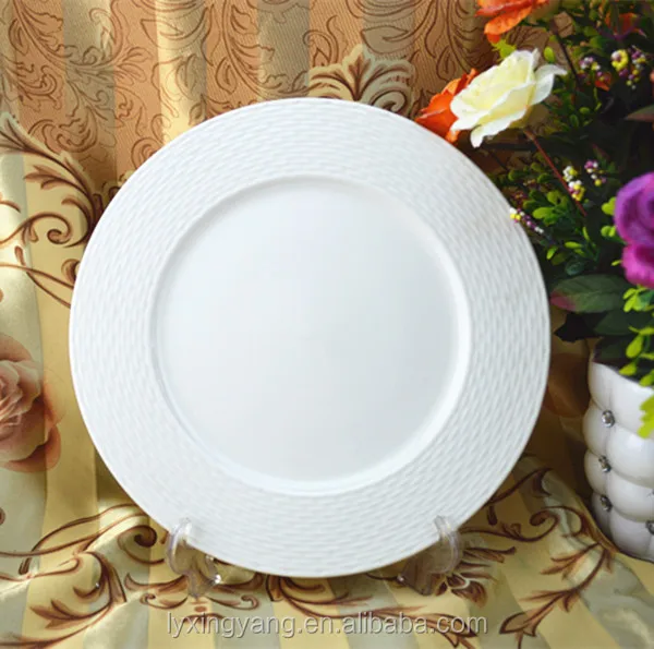 Гипсовые тарелки. Тарелки из гипса. Тарелка с рельефным дном. Тарелка гипс. Лебединый сервиз мейсен.