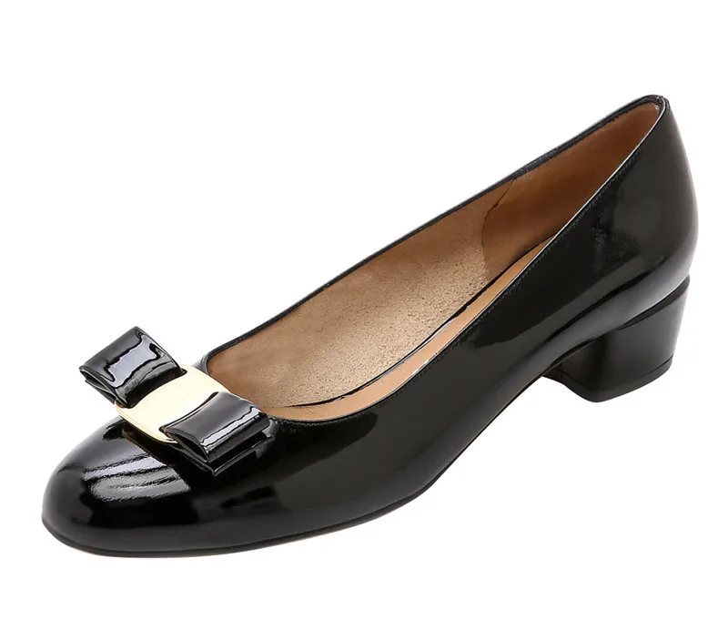 ladies black low heel shoes