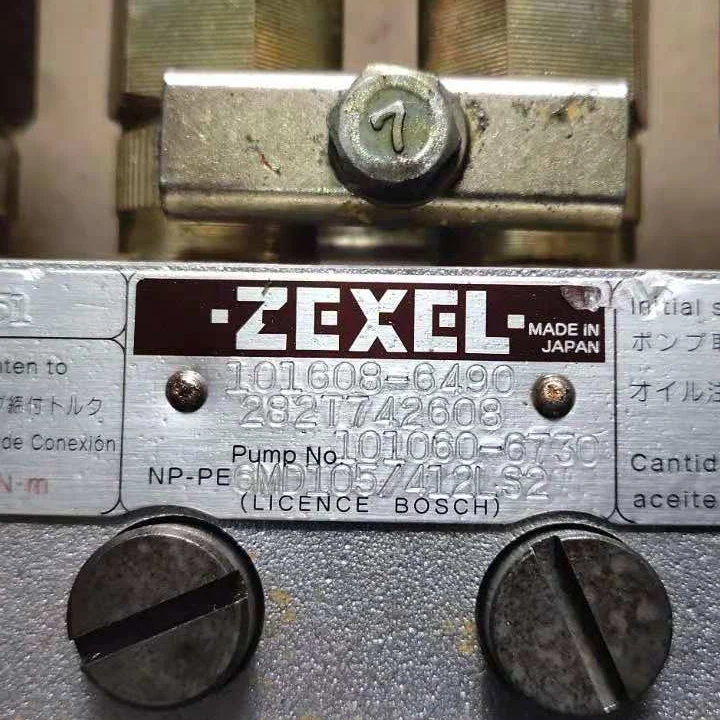 燃料噴射ポンプZexel 101060-6730 101608-6490 6MD105/412LS2
