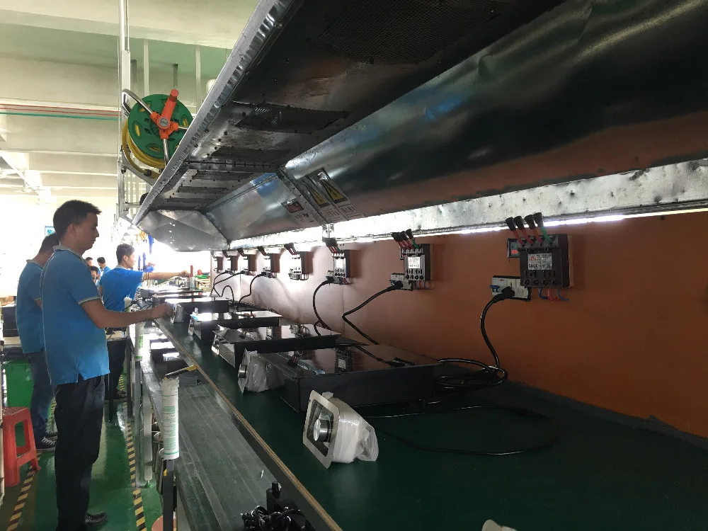 
Коммерческая электрическая Встроенная индукционная варочная панель 220 В 5 кВт для использования в ресторане 