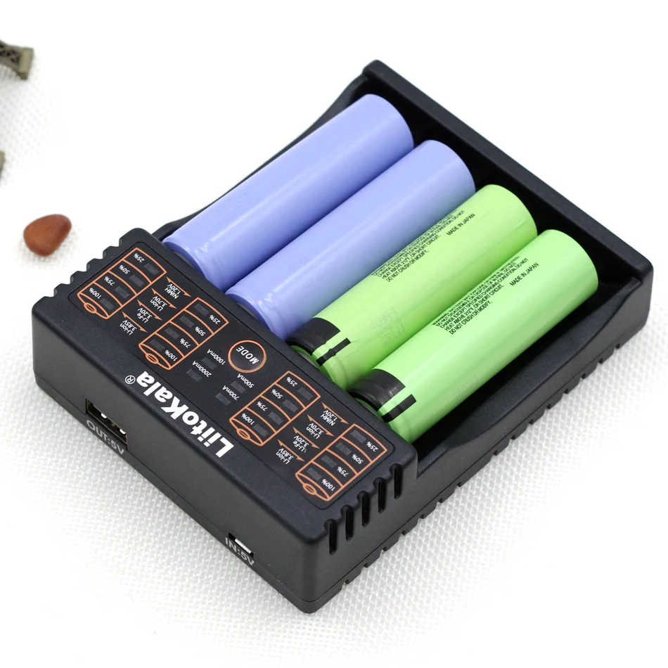 Chargeur de batterie USB à 4 fentes Courant réglable pour batteries  rechargeables