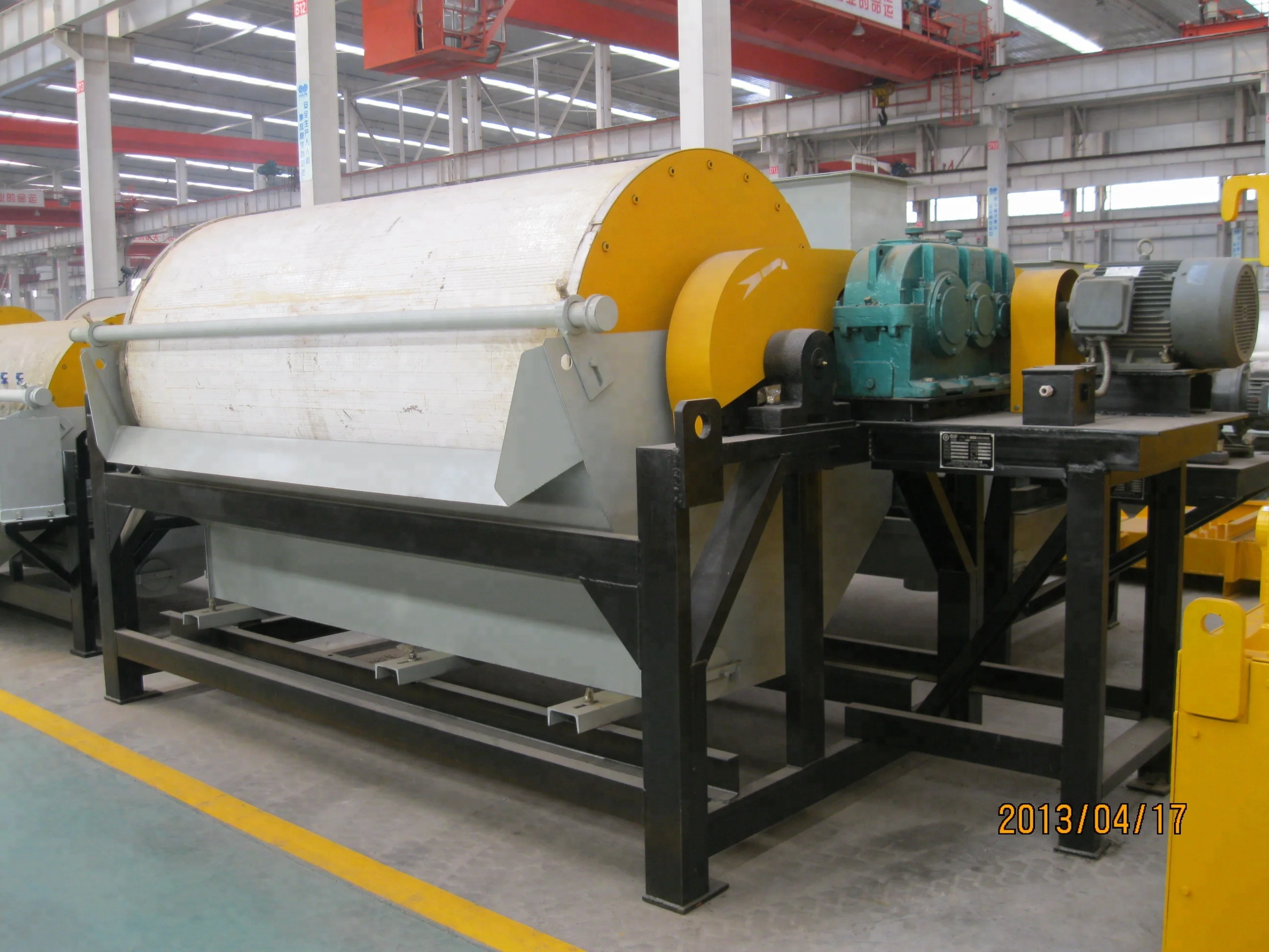 2023 Iron Ore Processing Wet Magnetic Roller Separator in Pakistan