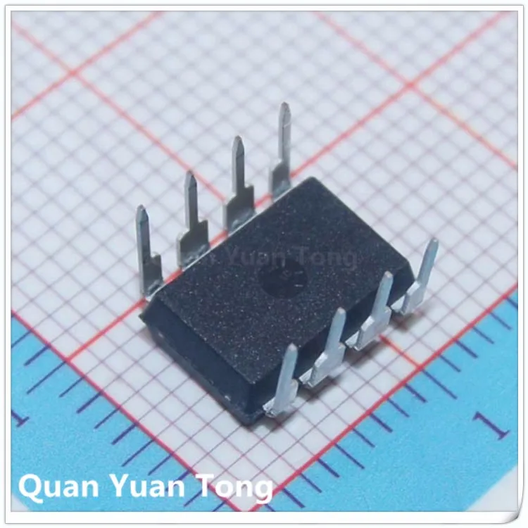 2 PIC12F675-I/P Microcontrollori - Nuovi 100% Originali - DIP8