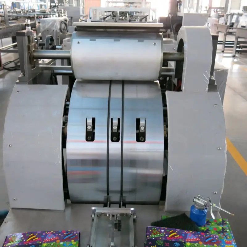 
 Автоматическая машина для производства бумажных пакетов с ручкой  