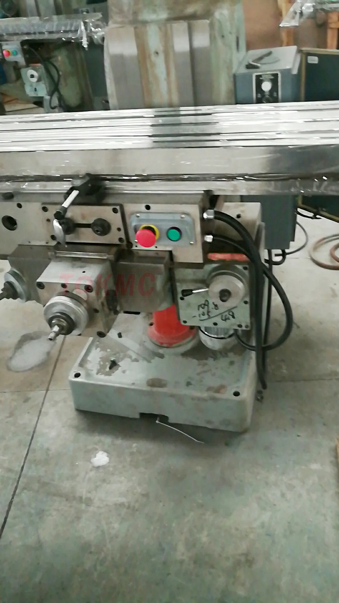 Alibaba.com: Nantong X6325 Vertical Milling Machine with Slotting Head ...