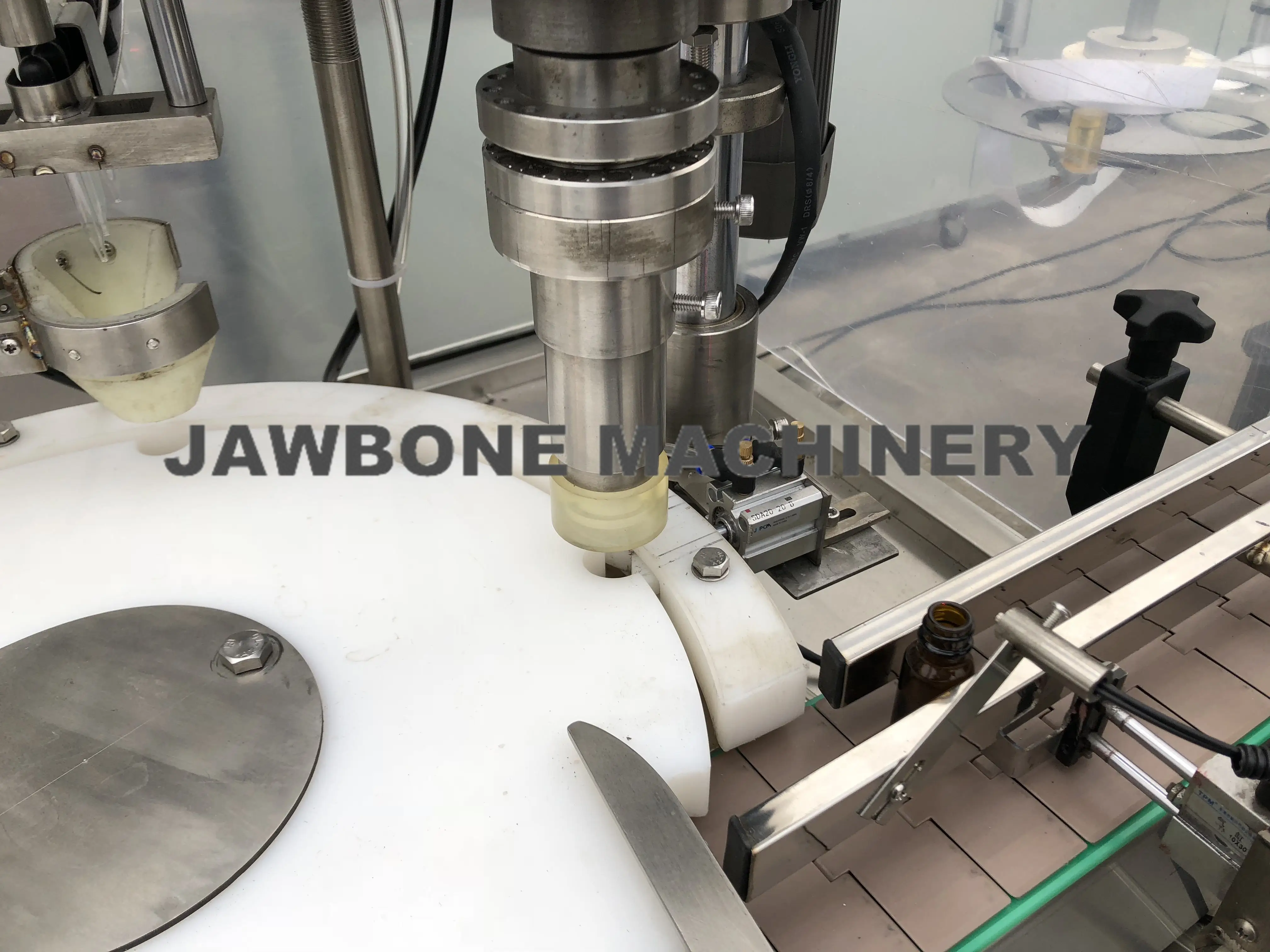 JB-Y2 5-50 мл Автоматическая электрическая сигарета агрегат для заполнения маслом подключения закупорки и маркировки по сертификату CE