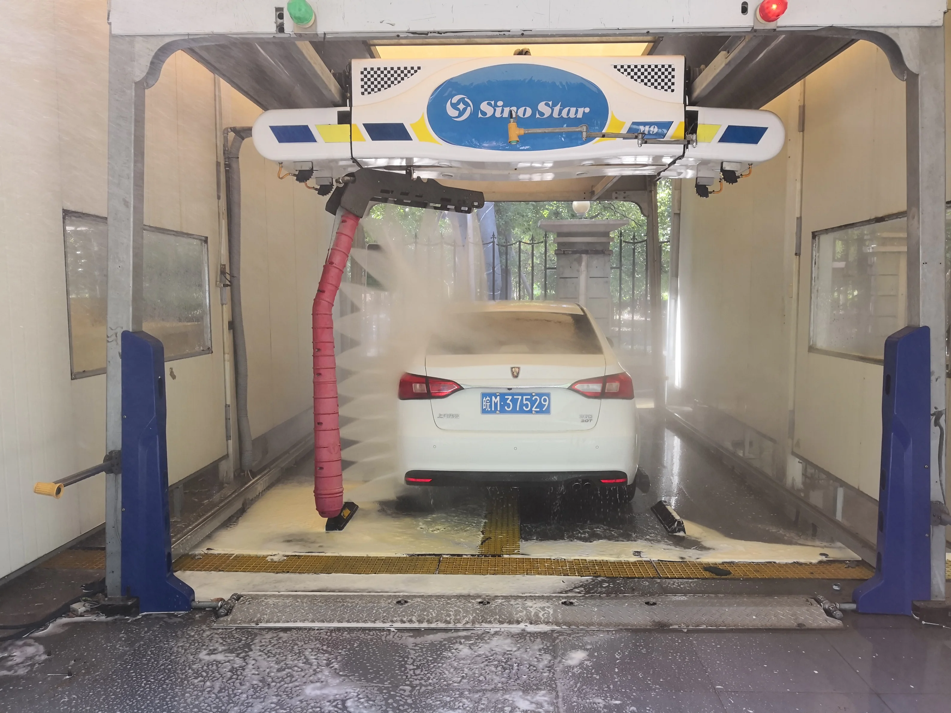 Лучшее качество бесконтактная Машина для мойки автомобиля лазерное автоматическое оборудование цена на продажу с колесной щеткой по желанию