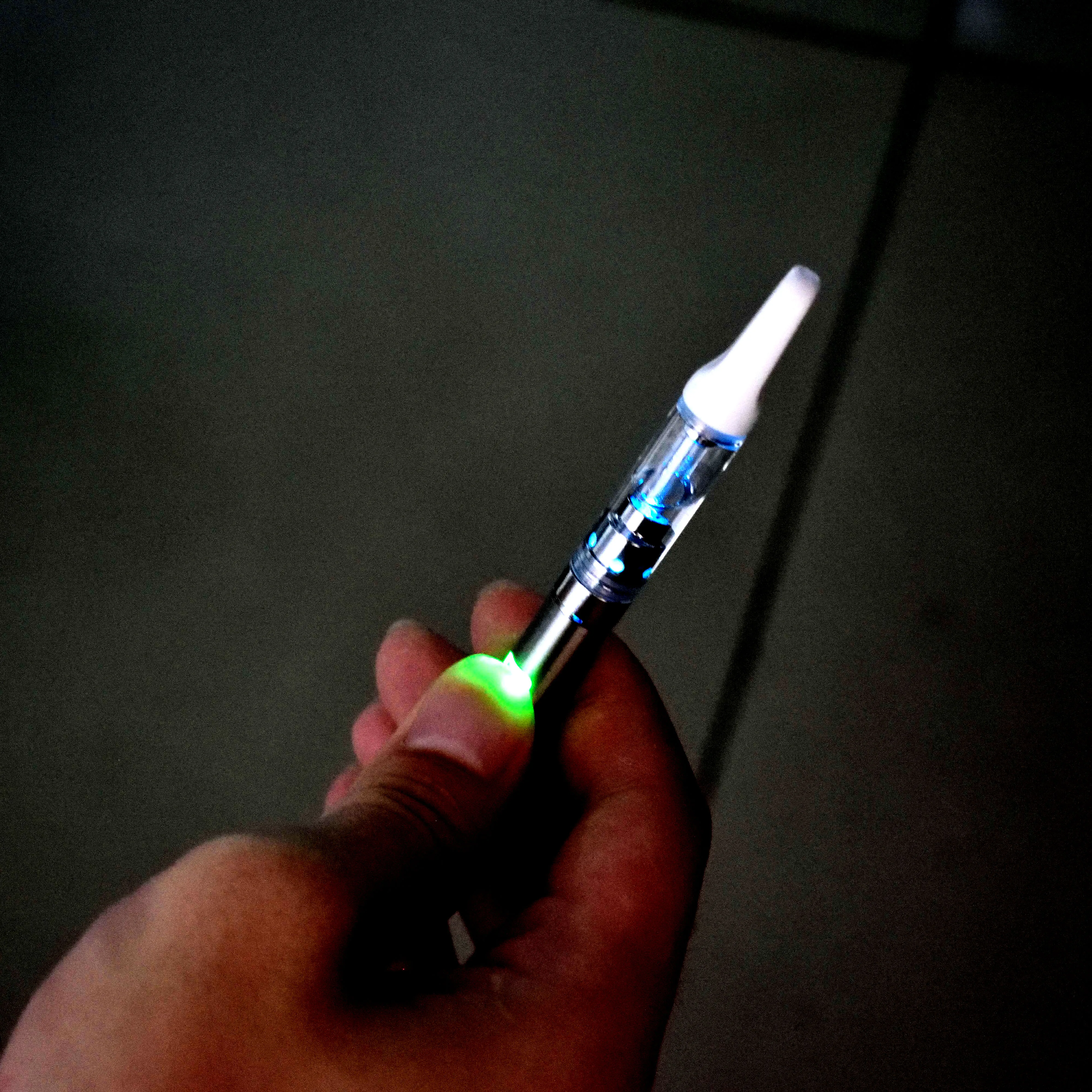 2019 трендовые керамические картриджи CBD 0,5 мл 1 мл Cbd Vape картридж L1 с сияющим светом во время вейпинга