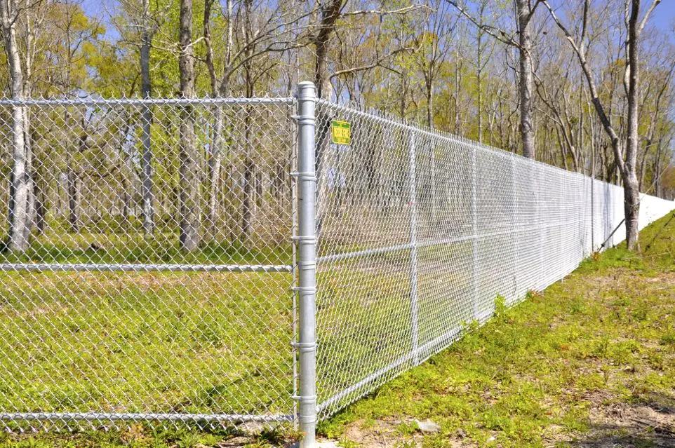 latest company news about Hot sale heavy gauge farm fencing wire galvanized white 6x6 chain link fence panels with fittings  0