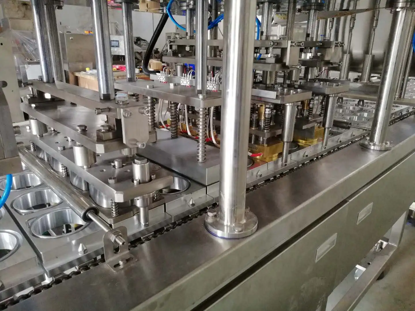 PET Cup Filling and Sealing Machine for Ice Cube and Beverage Packaging supplier