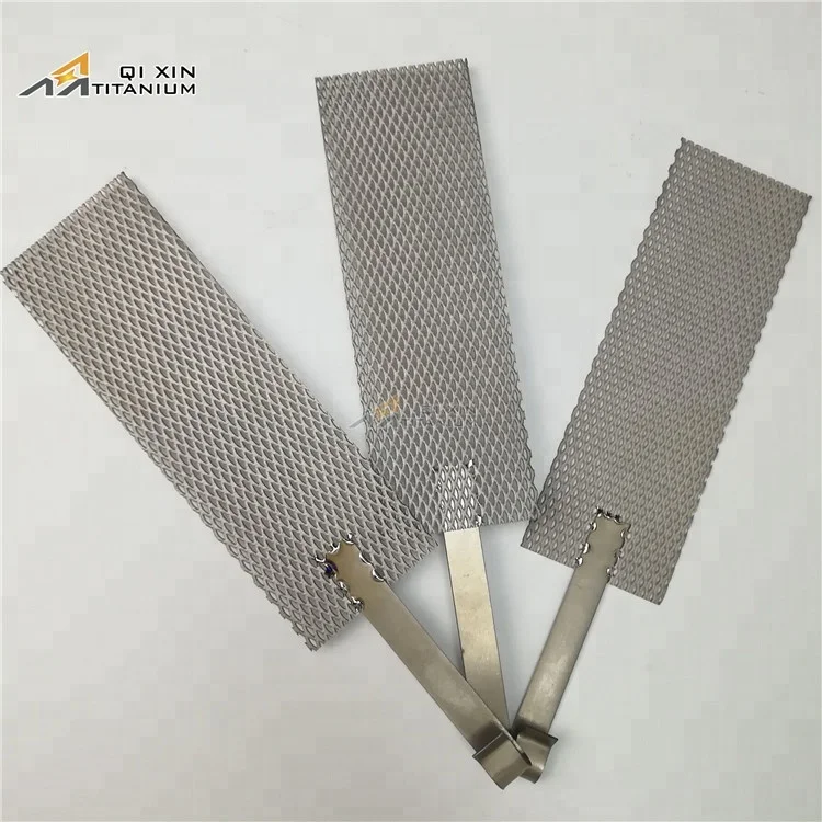 Hydrogen Fuel Cell for Car Using Platinized Titanium Electrode