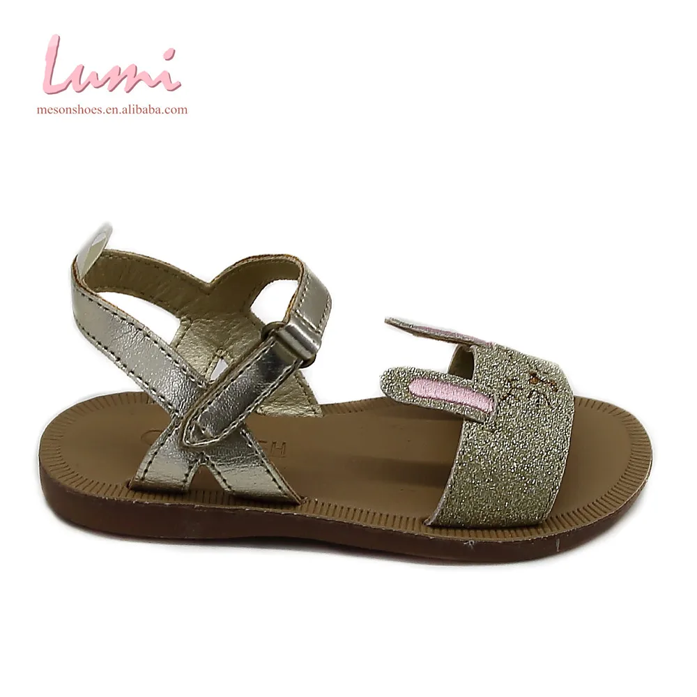 
 Новинка 2018 года; Простые Модные Милые блестящие недорогие сандалии на плоской подошве с ремешком на щиколотке для девочек  