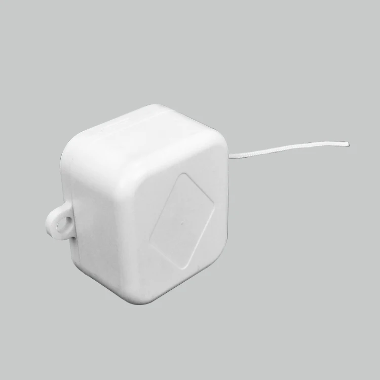 18 Note Movement in White Plastic Shell Pull String Musical