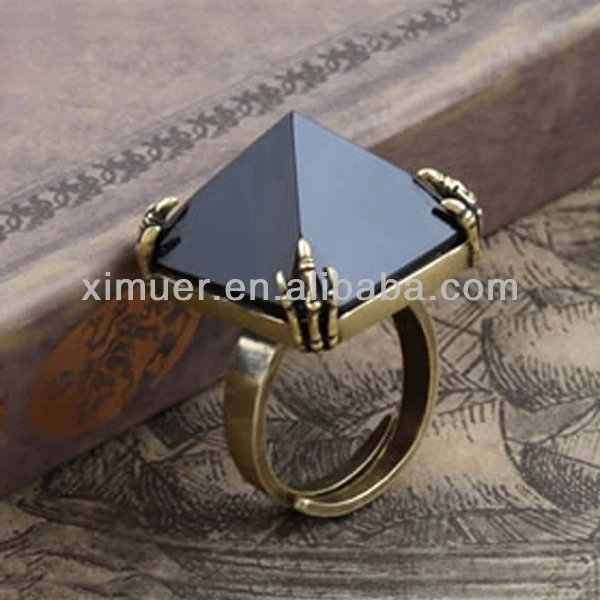 Western punk style gemstone pyramid shape ring