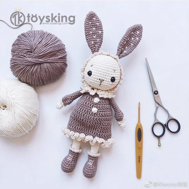 ウサギの形の手作り人形 無料型紙・2サイズ】初心者でも簡単！うさぎのぬいぐるみの