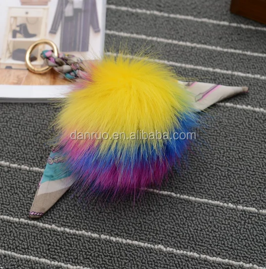 Помпон из натурального меха енота разноцветный помпон