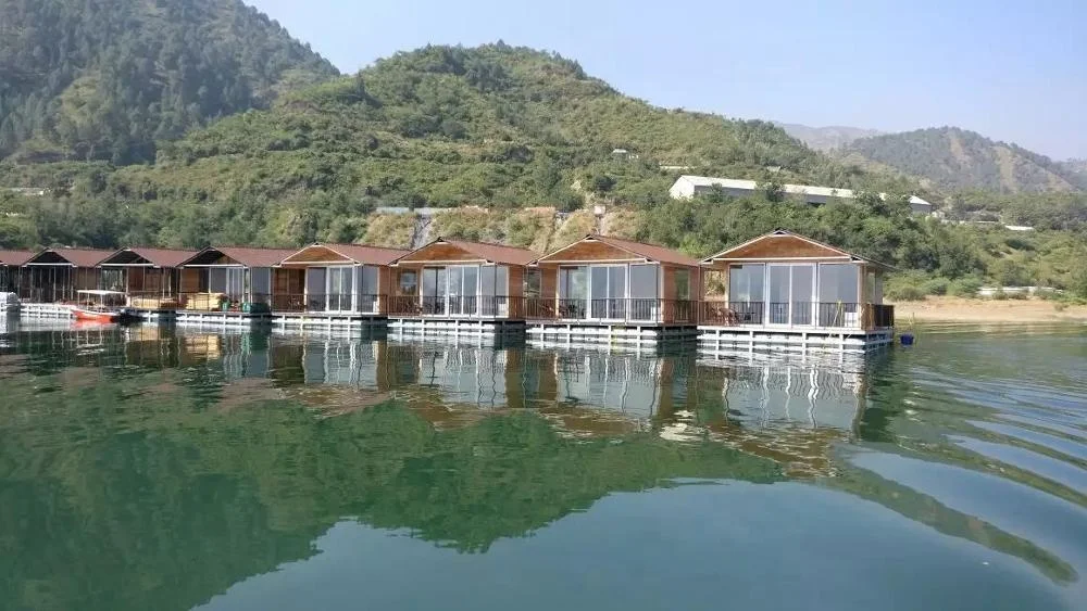 Simple Installation Floating House on Water with Durable Plastic Pontoon Platform