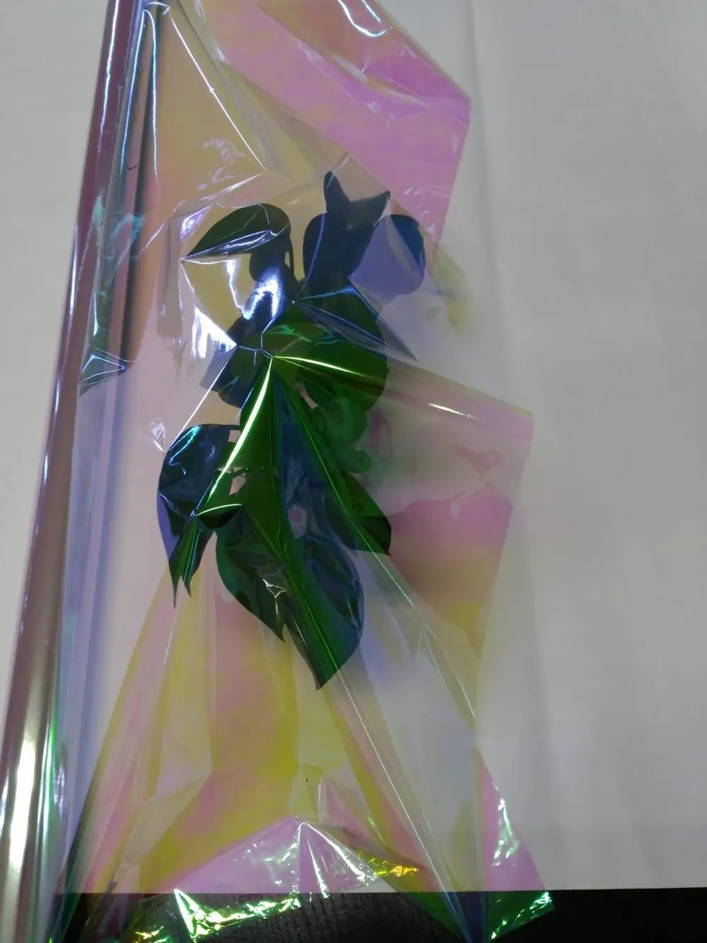 Royal Dichroic Iridescent 18 Microns Transparent Film Cellophane for Packing Material and Wrapping Paper