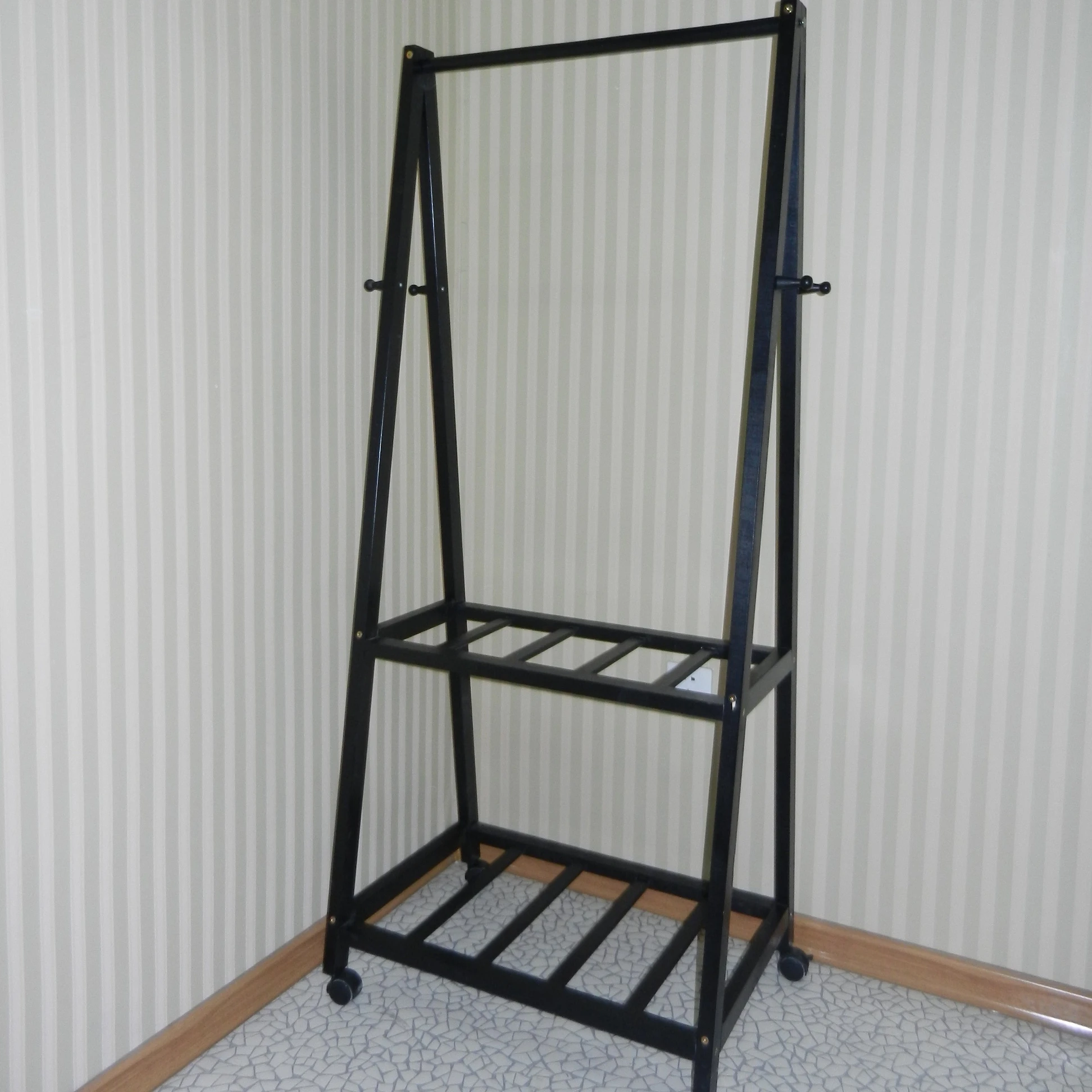 Vertical Triangular Support Clothes Hanger Rack Modern Simple Color