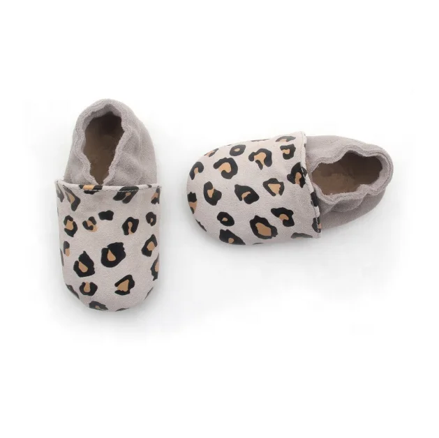 Модные стильные кожаные туфли с леопардовым принтом для девочек и мальчиков